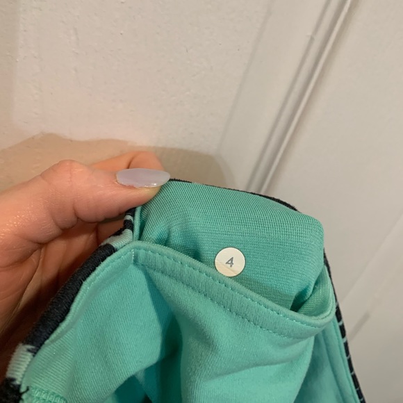 Lululemon Leggings REVERSIBLE 🔄 Forrest and Mint Green - Picture 8 of 10